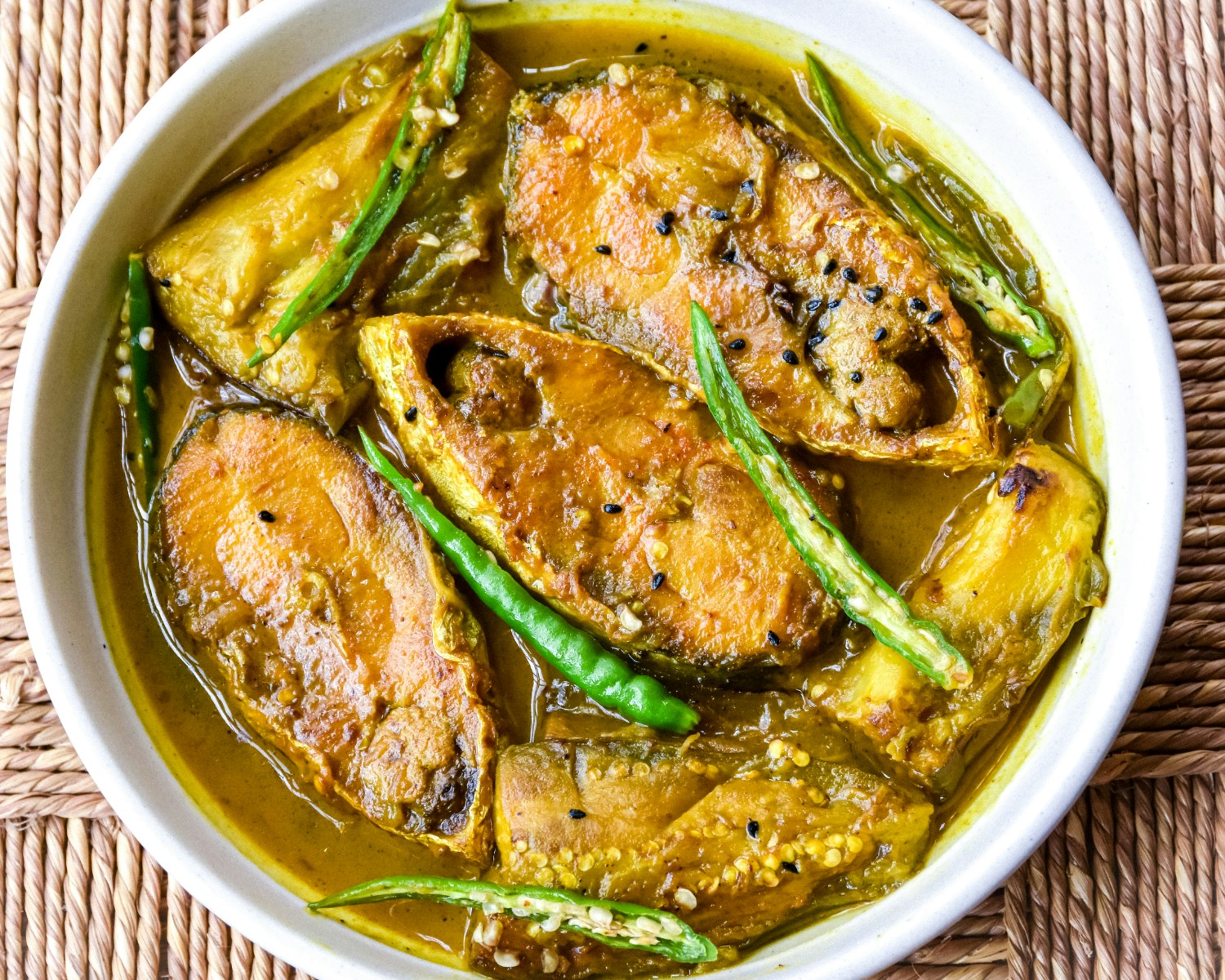 Fish Curry (Maas Tenga)